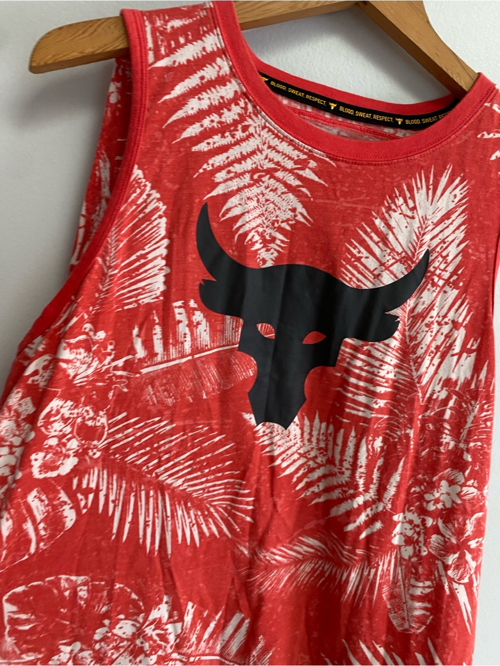 UNDER ARMOUR LOOSE FIT ATHLETIC TOP - XL - Picture 3 of 7